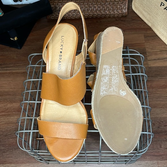 Lucky Brand Lowden Leather Sandals - Picture 10 of 11